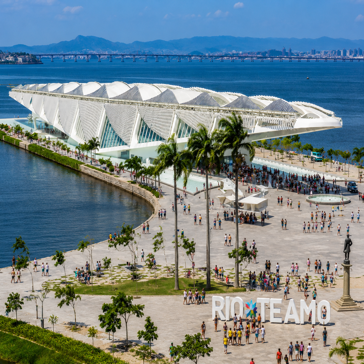 Vista panorâmica do Boulevard Olímpico no Rio de Janeiro com o Museu do Amanhã, a Baía de Guanabara e turistas na Praça Mauá.